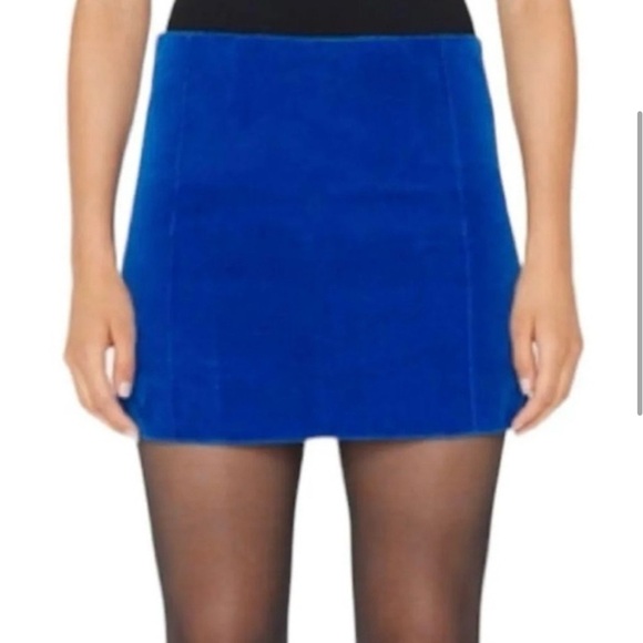 Frame Denim Dresses & Skirts - Frame blue skirt - women’s size 2
